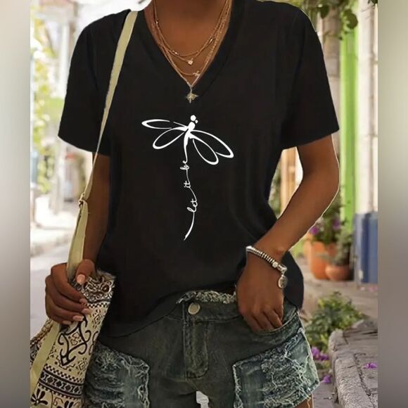 Tops - NWOT black T shirt XL